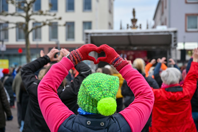 Bild One-billion-rising Moritz-göbel071 Herz
